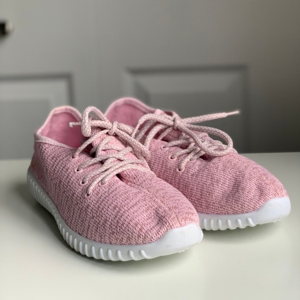 Pink sneakers - Picture 2 of 7
